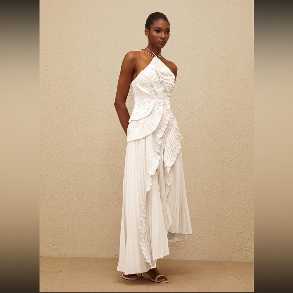 Chic White Ruffled Maxi Dress